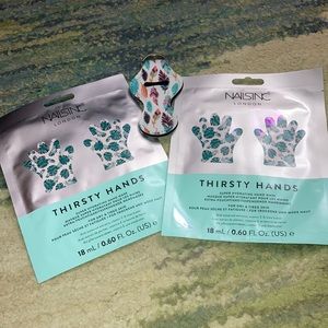 💰2/$15💰Thirsty hands (2 packages) and chapstick holder!